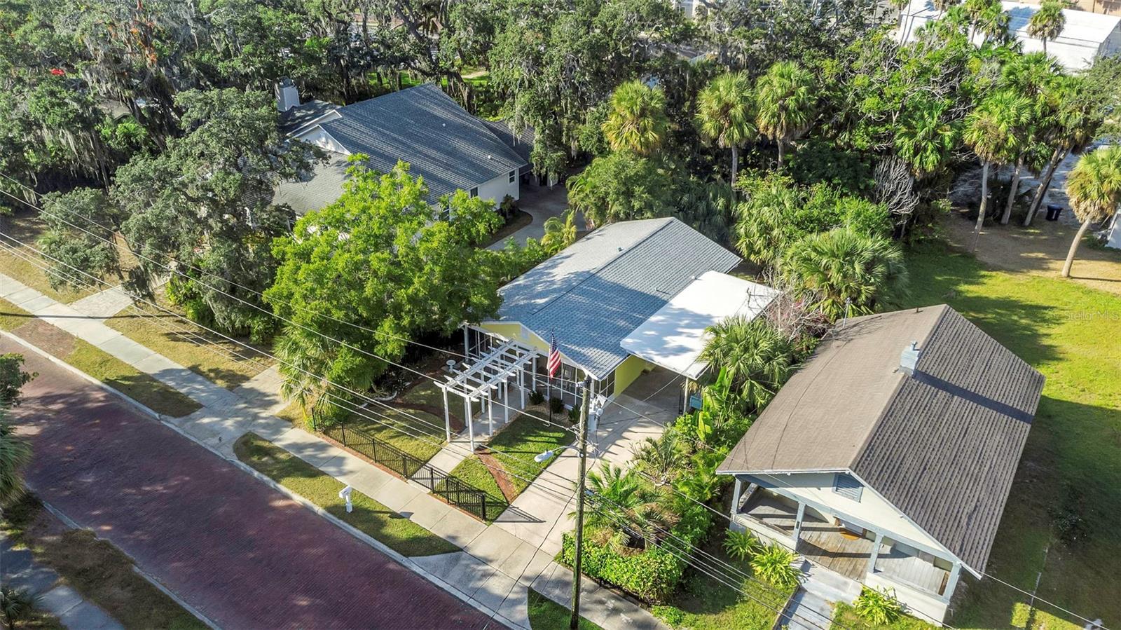 116 READ ST, TARPON SPRINGS, FL, 34689