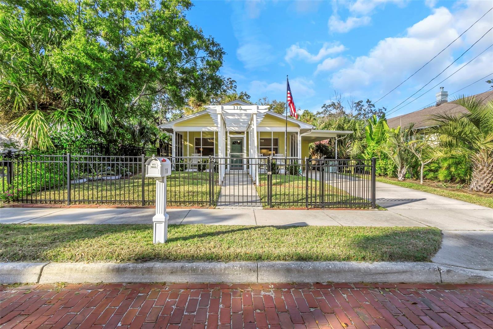 116 READ ST, TARPON SPRINGS, FL, 34689