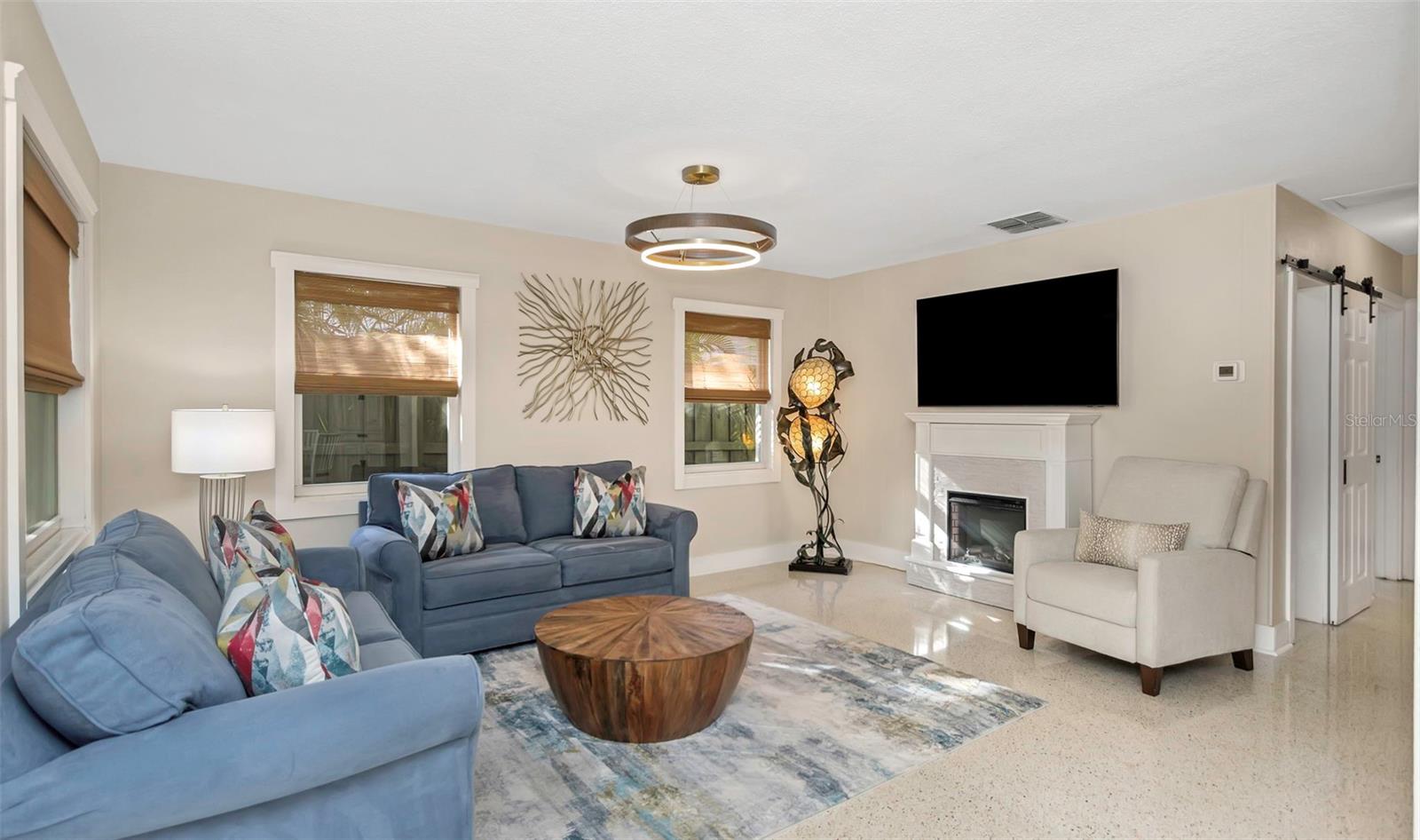 116 READ ST, TARPON SPRINGS, FL, 34689