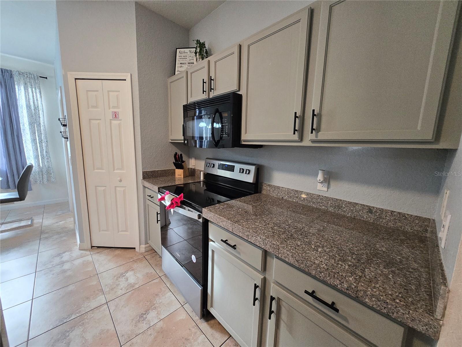 930 OXFORD DR, DAVENPORT, FL, 33897