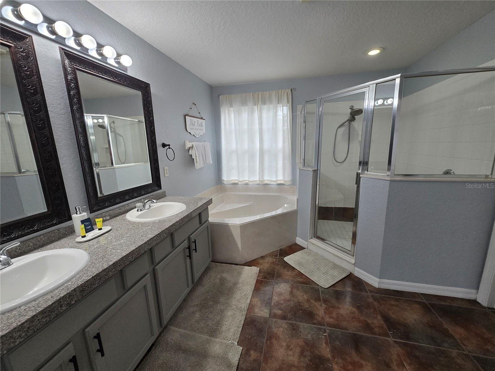 930 OXFORD DR, DAVENPORT, FL, 33897
