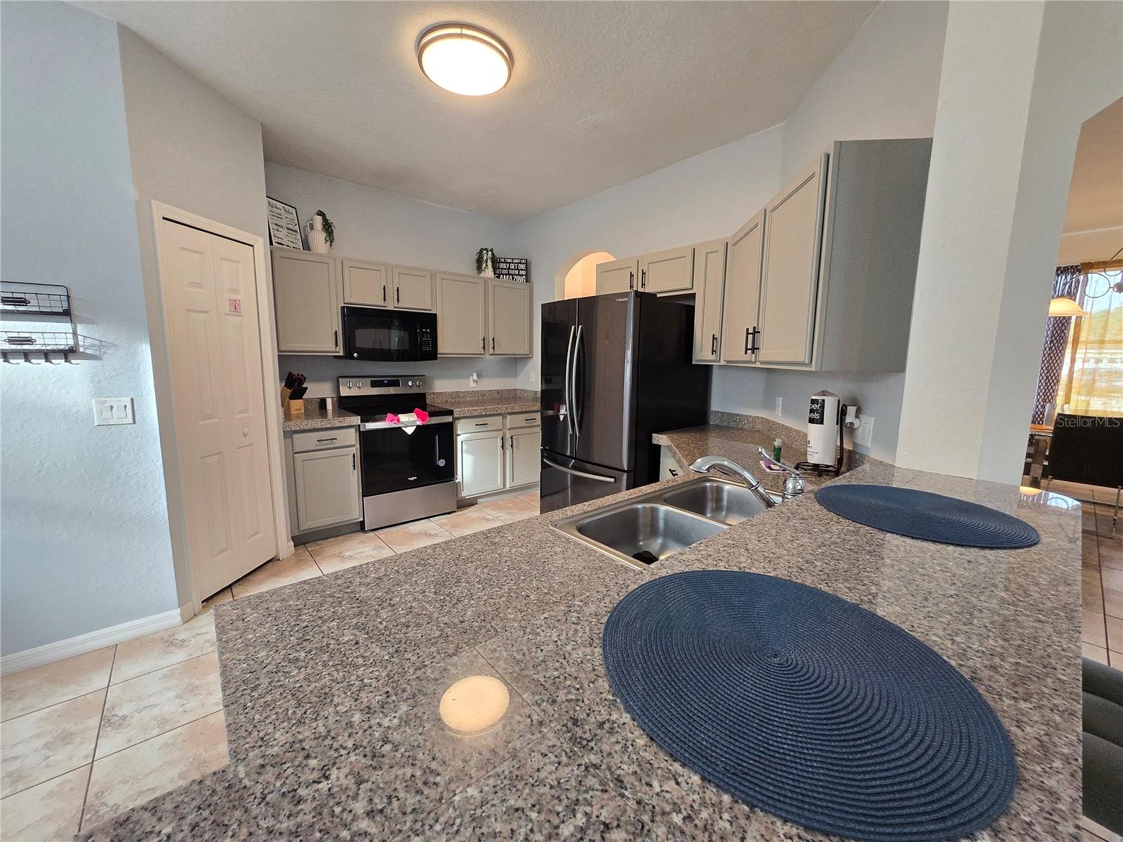 930 OXFORD DR, DAVENPORT, FL, 33897