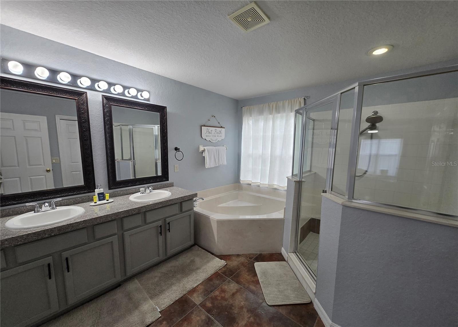 930 OXFORD DR, DAVENPORT, FL, 33897