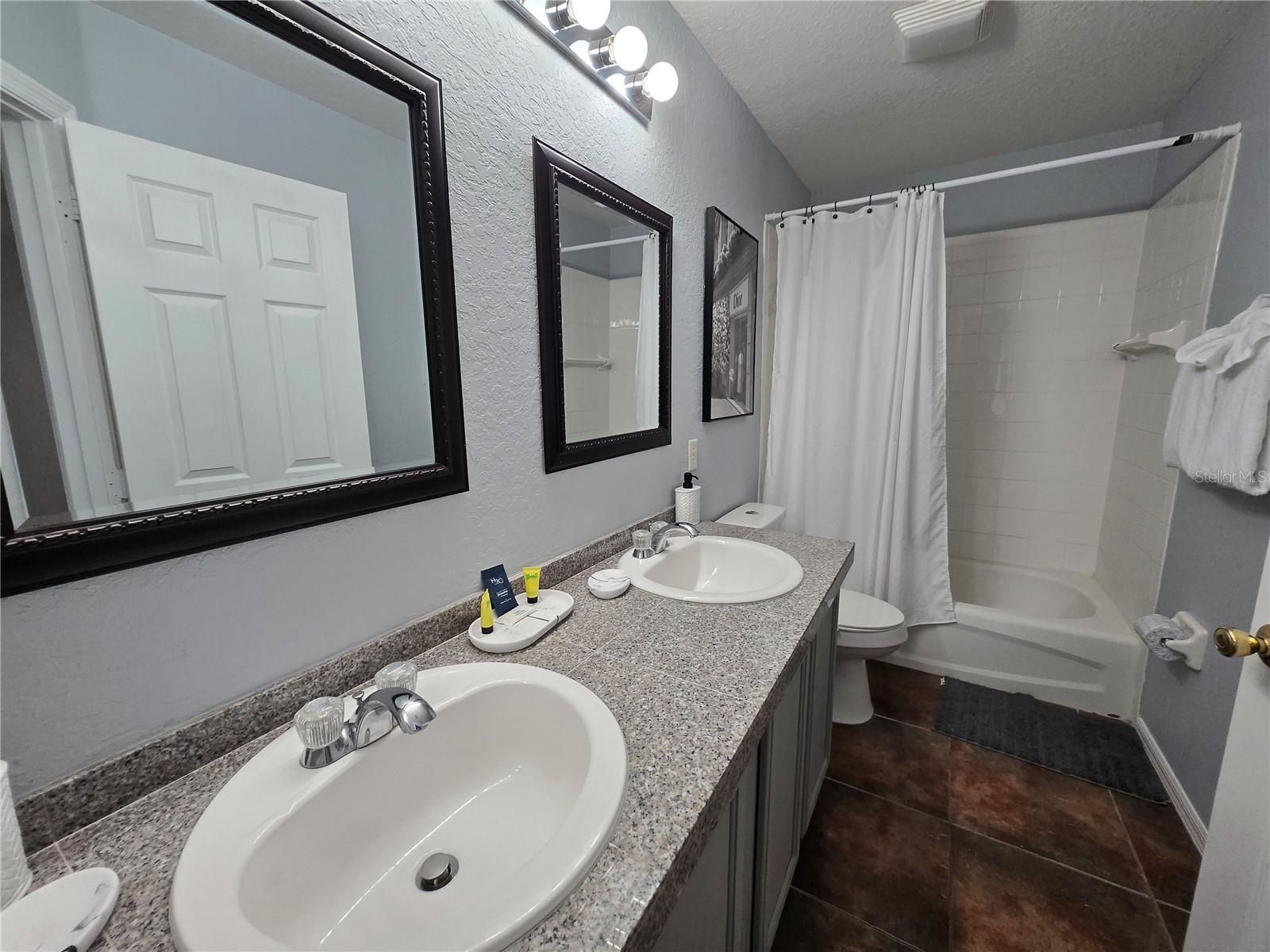 930 OXFORD DR, DAVENPORT, FL, 33897