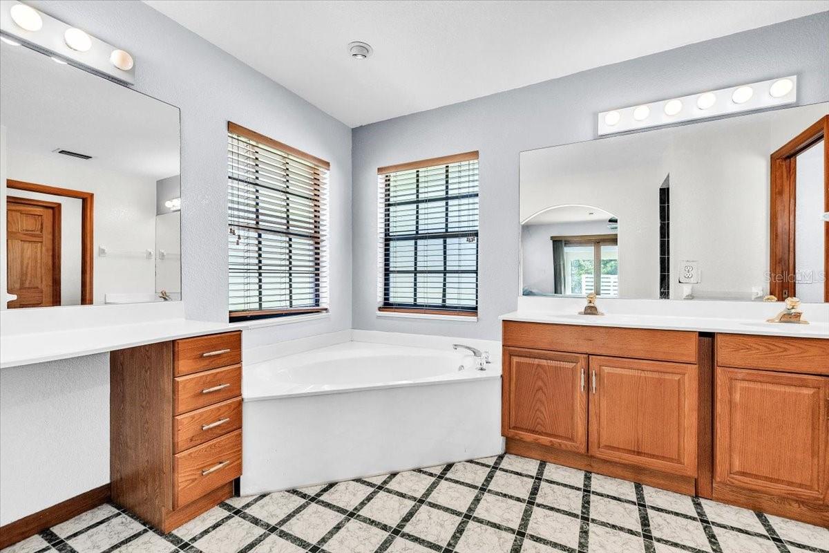 1383 TROPICAIRE BLVD, NORTH PORT, FL, 34286