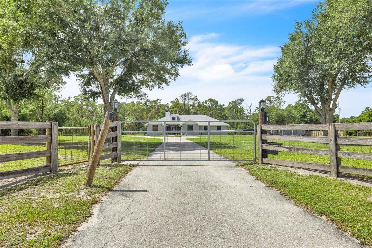 1383 TROPICAIRE BLVD, NORTH PORT, FL, 34286