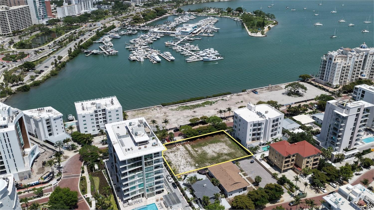 621 GOLDEN GATE PT, SARASOTA, FL, 34236