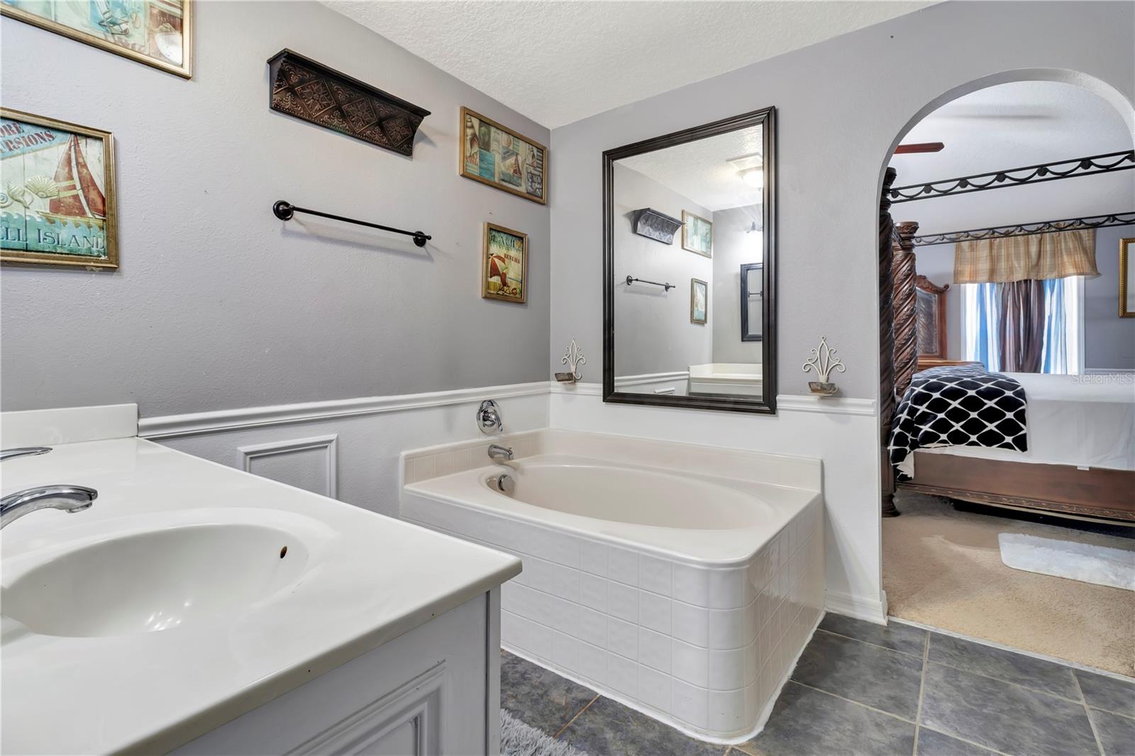 7642 PARK HILL AVE, LEESBURG, FL, 34748