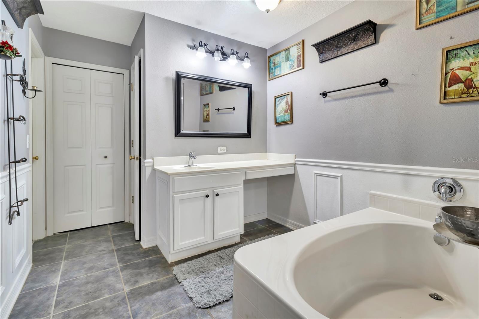 7642 PARK HILL AVE, LEESBURG, FL, 34748