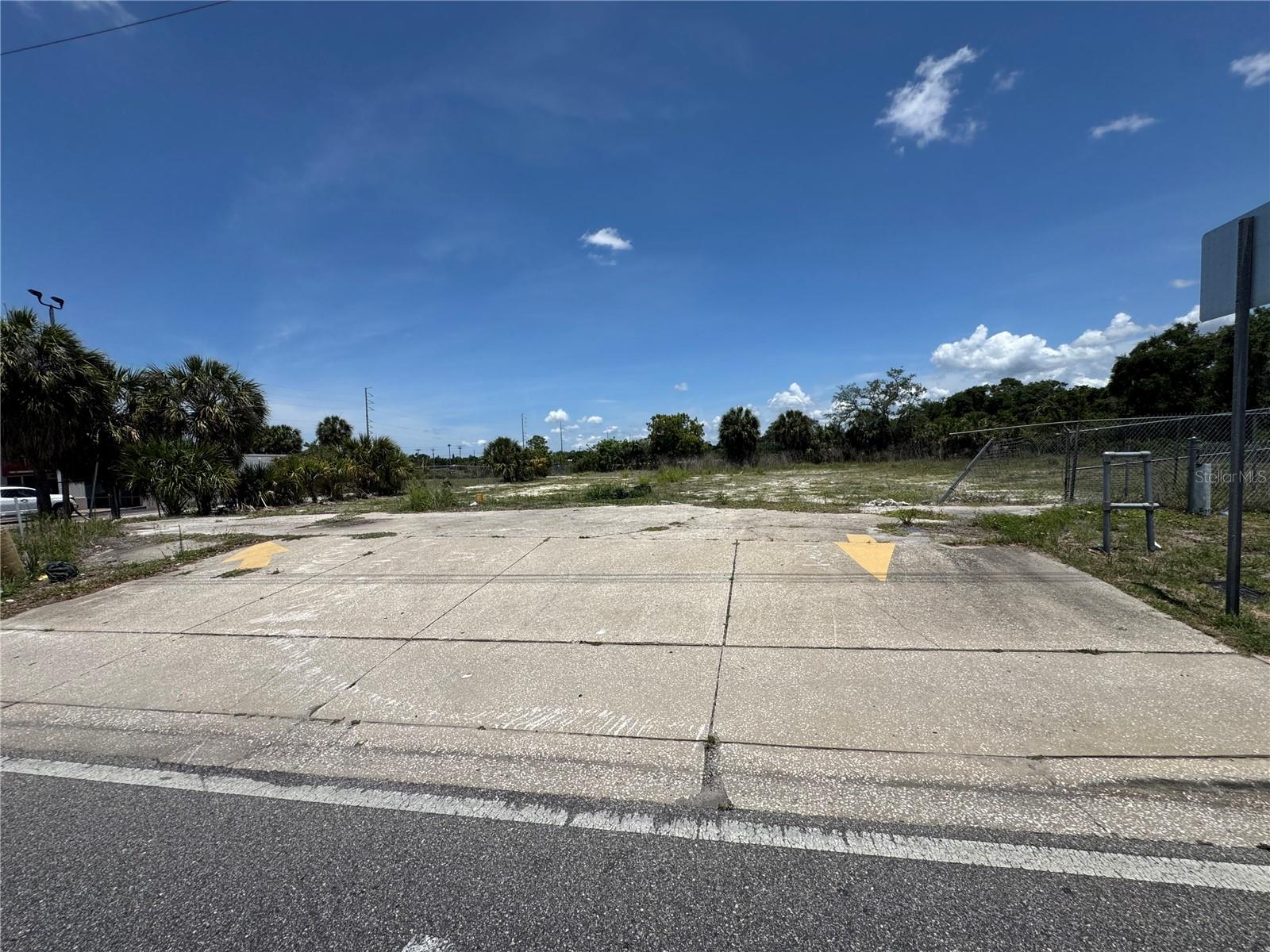 8725 W WATERS AVE, TAMPA, FL, 33615