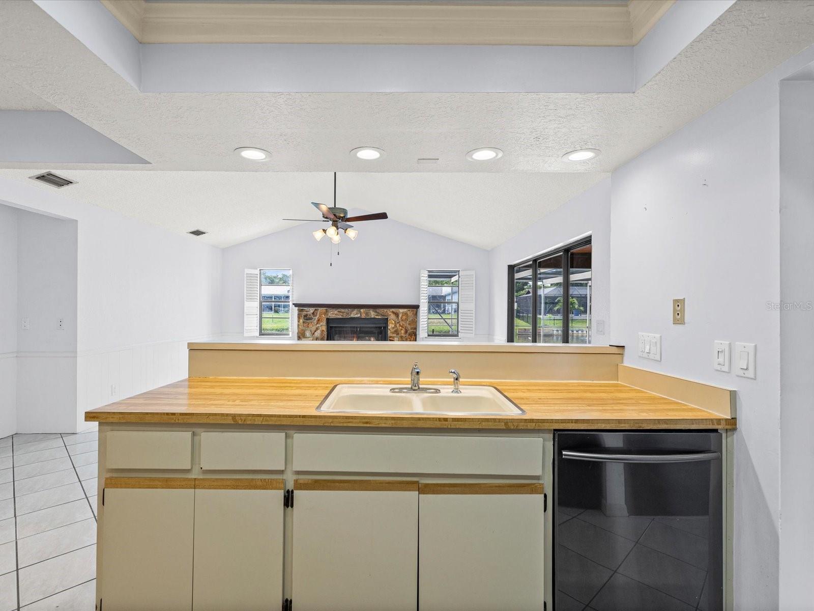 10843 HARBORSIDE DR, LARGO, FL, 33773