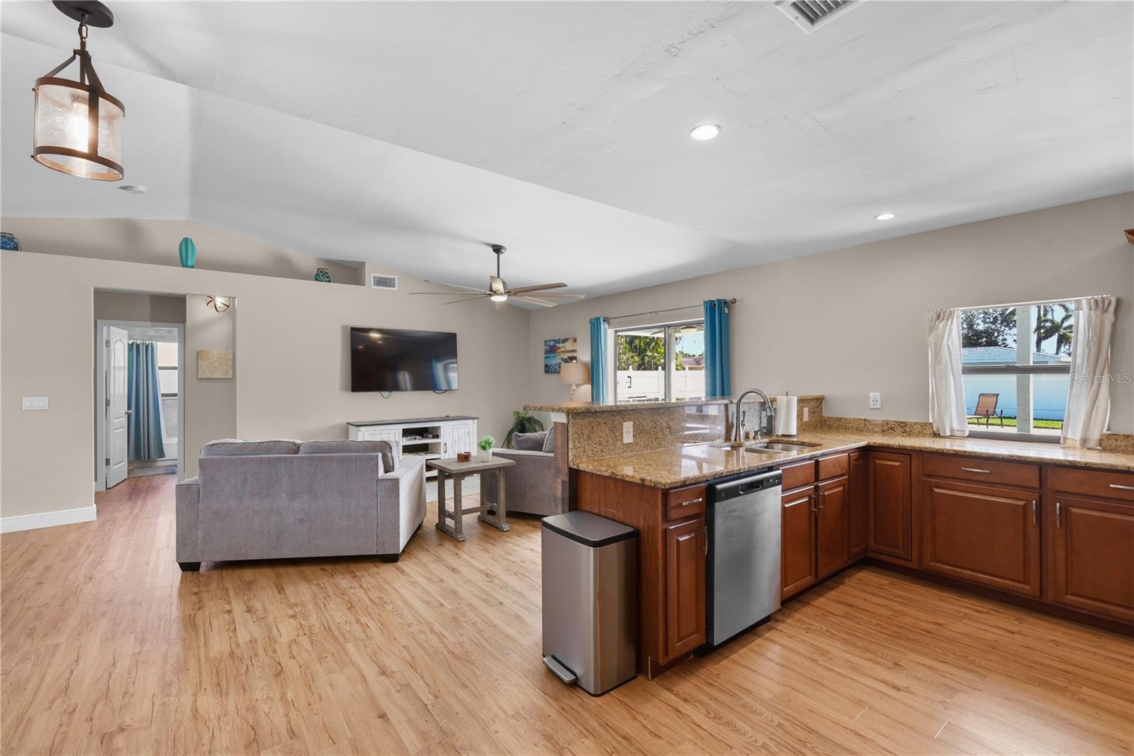 4115 SE 10TH PL, CAPE CORAL, FL, 33904