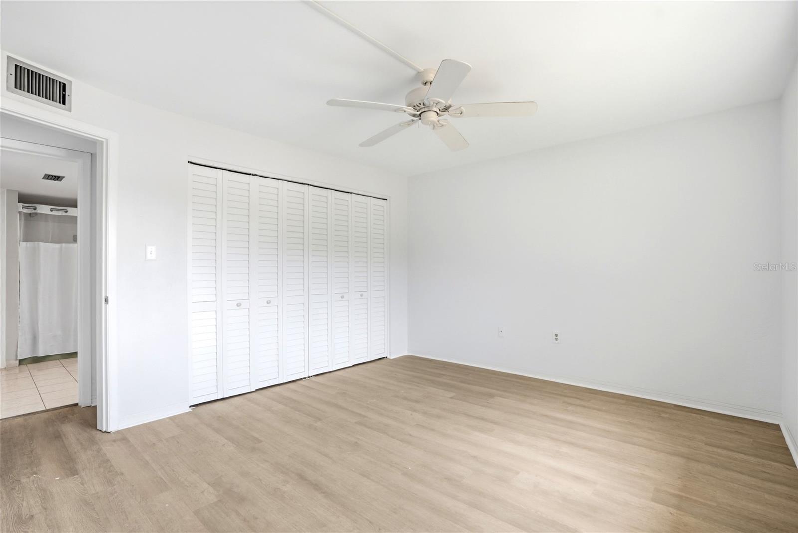 4570 OVERLOOK DR NE #284, ST PETERSBURG, FL, 33703