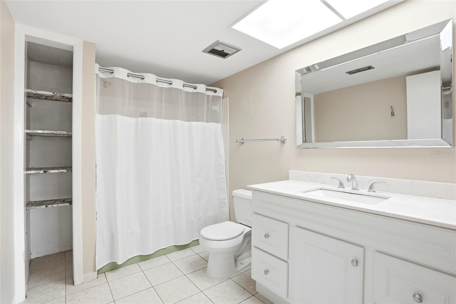 4570 OVERLOOK DR NE #284, ST PETERSBURG, FL, 33703