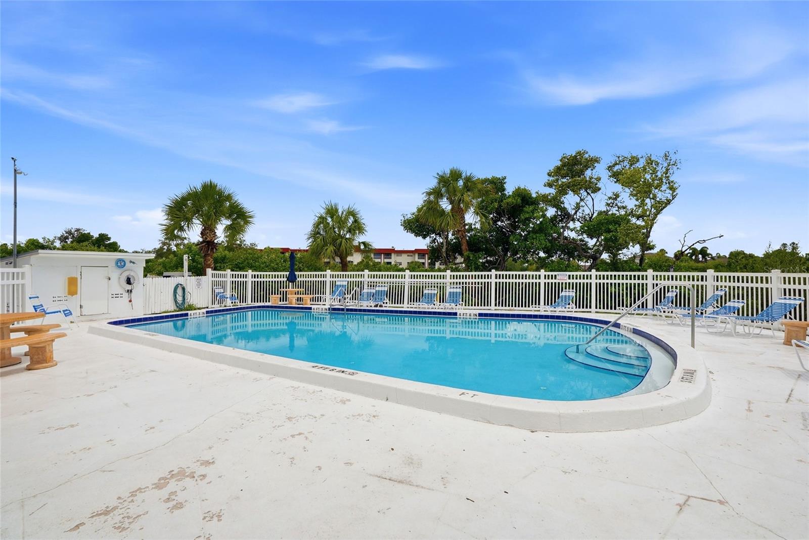 4570 OVERLOOK DR NE #284, ST PETERSBURG, FL, 33703