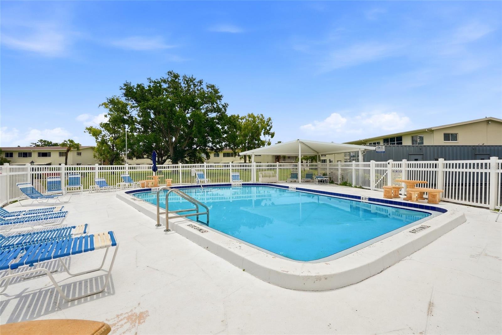 4570 OVERLOOK DR NE #284, ST PETERSBURG, FL, 33703