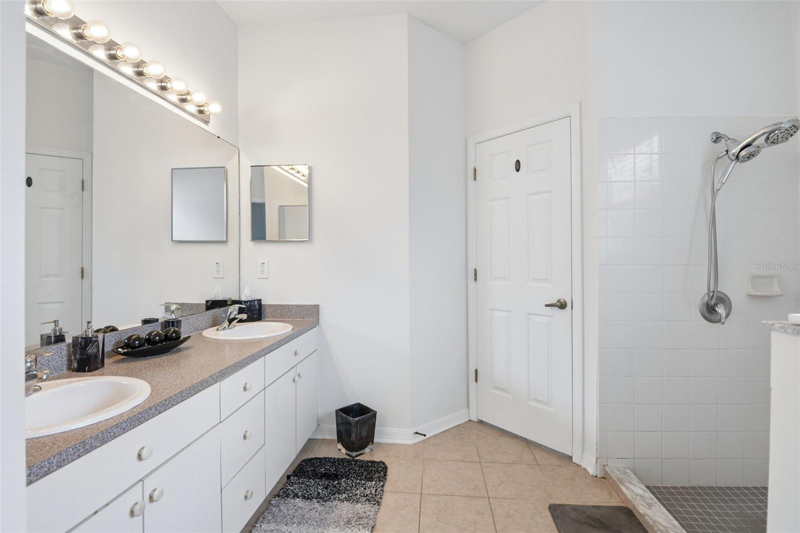 7926 TERRACE RIDGE DR, TEMPLE TERRACE, FL, 33637
