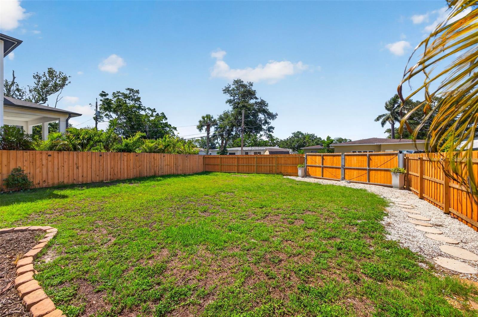 642 38TH AVE NE, ST PETERSBURG, FL, 33704