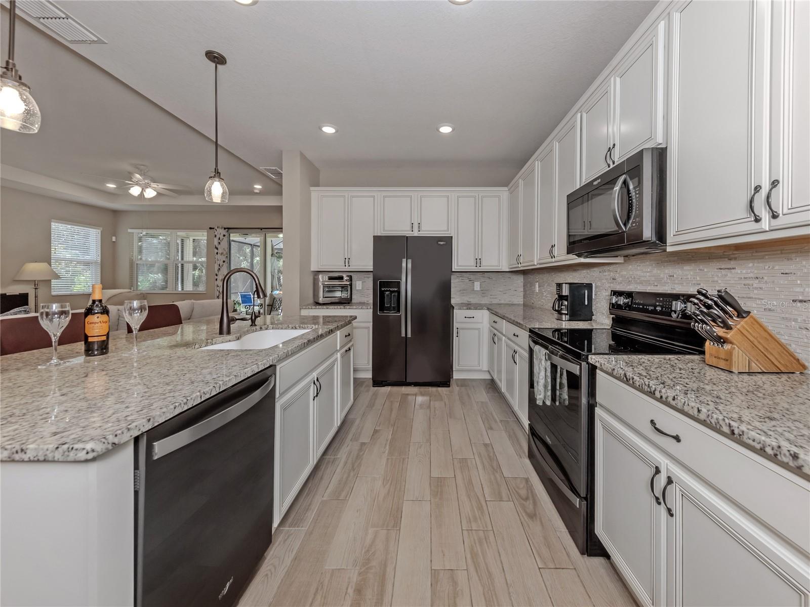 2030 MESIC HAMMOCK WAY, VENICE, FL, 34292