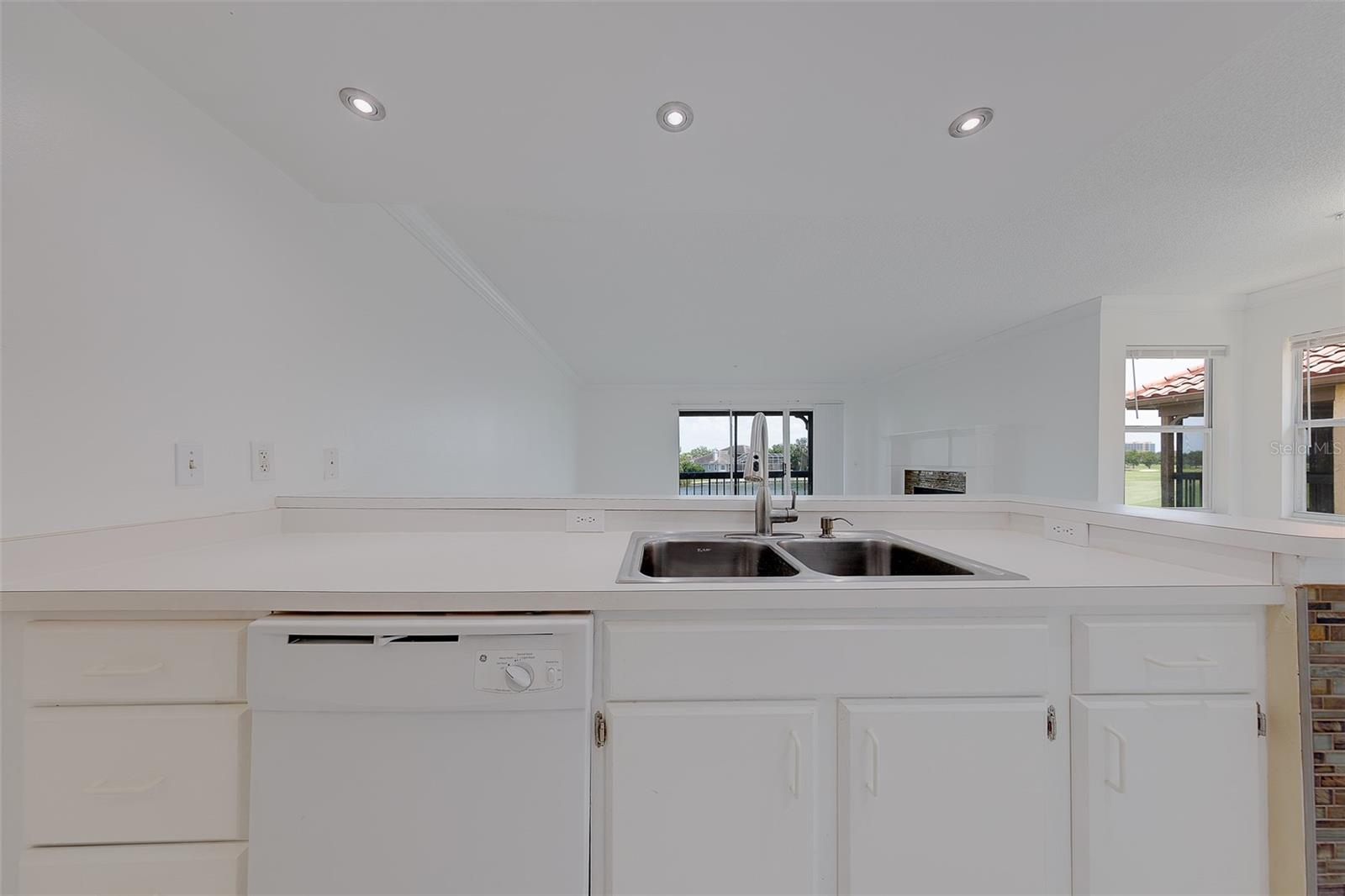 2400 FEATHER SOUND DR #928, CLEARWATER, FL, 33762