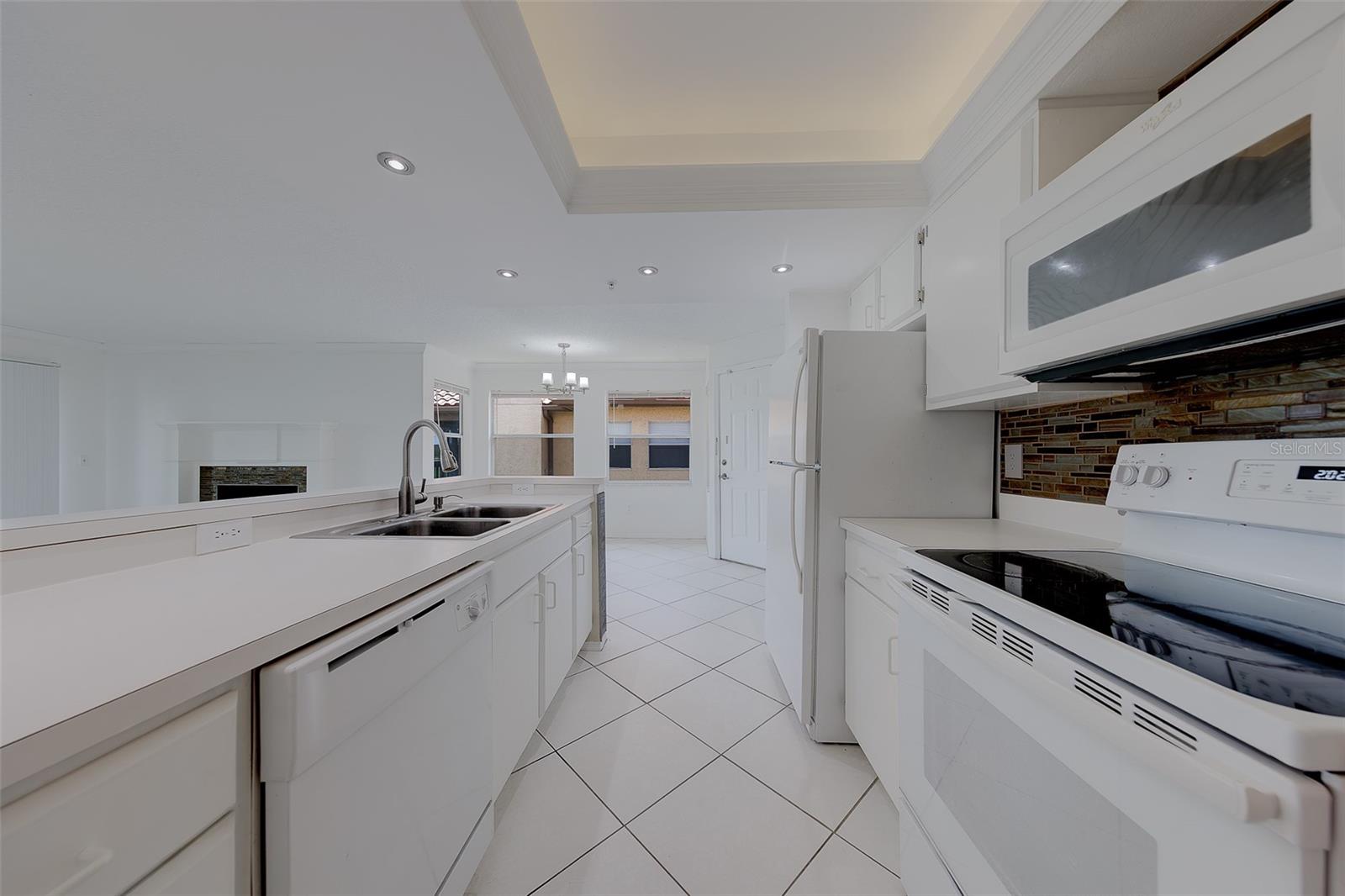 2400 FEATHER SOUND DR #928, CLEARWATER, FL, 33762
