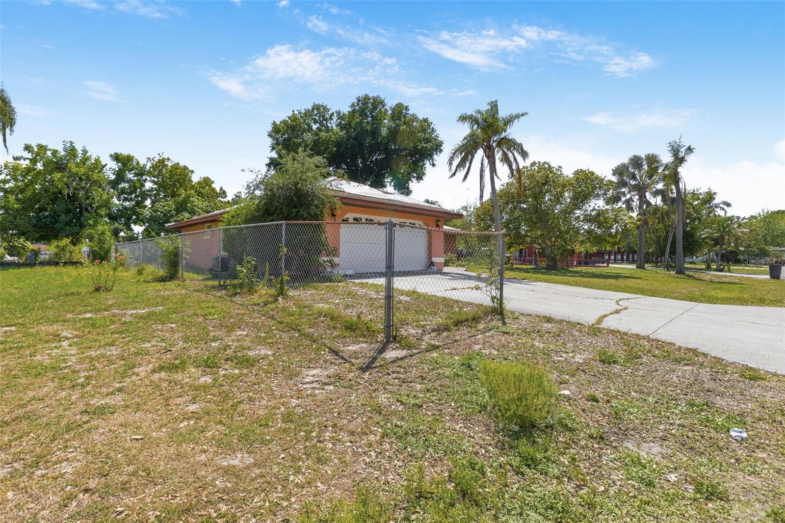 212 65TH AVENUE DR W, BRADENTON, FL, 34207