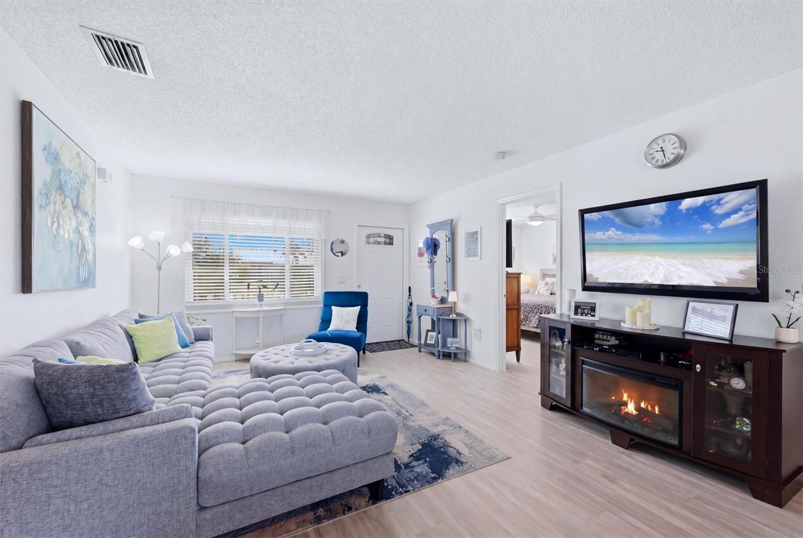 6389 COLISEUM BLVD, PORT CHARLOTTE, FL, 33981