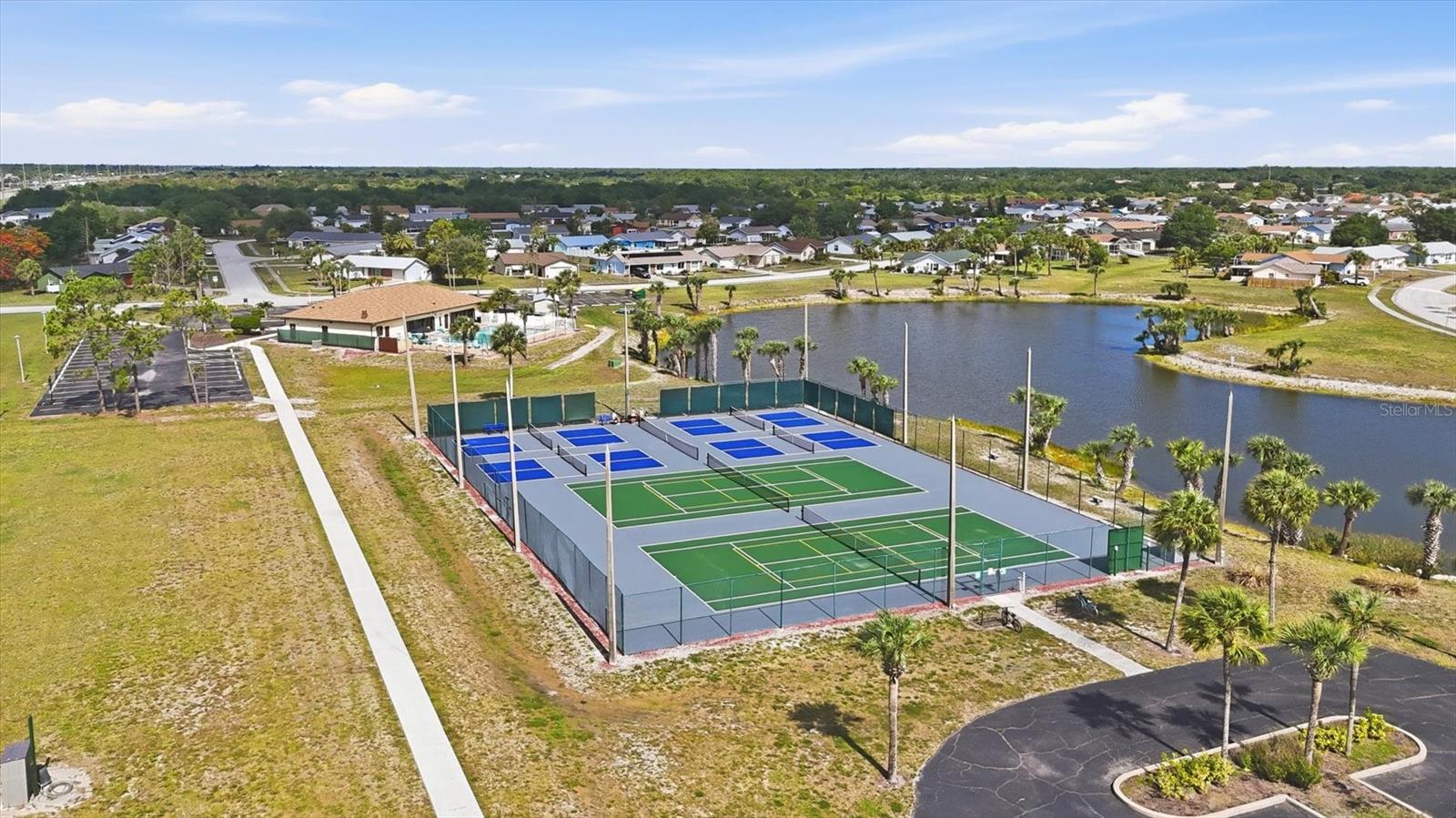 6389 COLISEUM BLVD, PORT CHARLOTTE, FL, 33981
