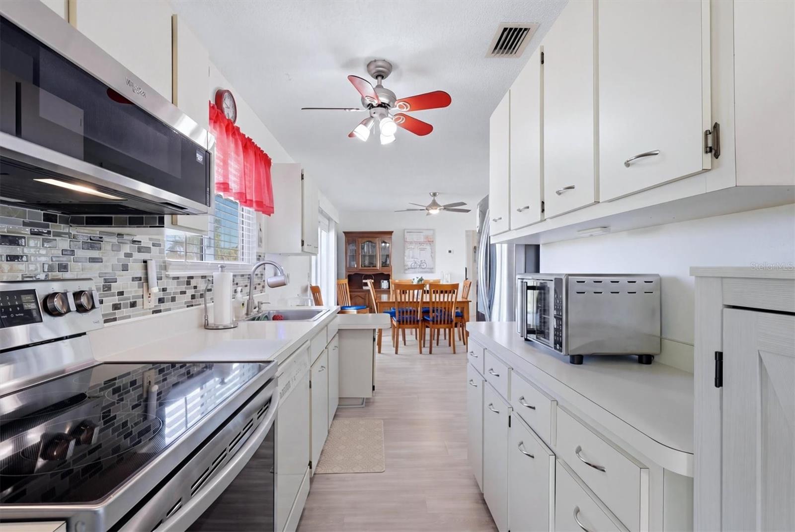6389 COLISEUM BLVD, PORT CHARLOTTE, FL, 33981
