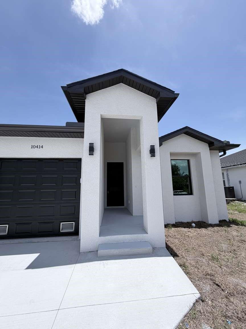 10412 PORT EVERGLADES ST, PORT CHARLOTTE, FL, 33981