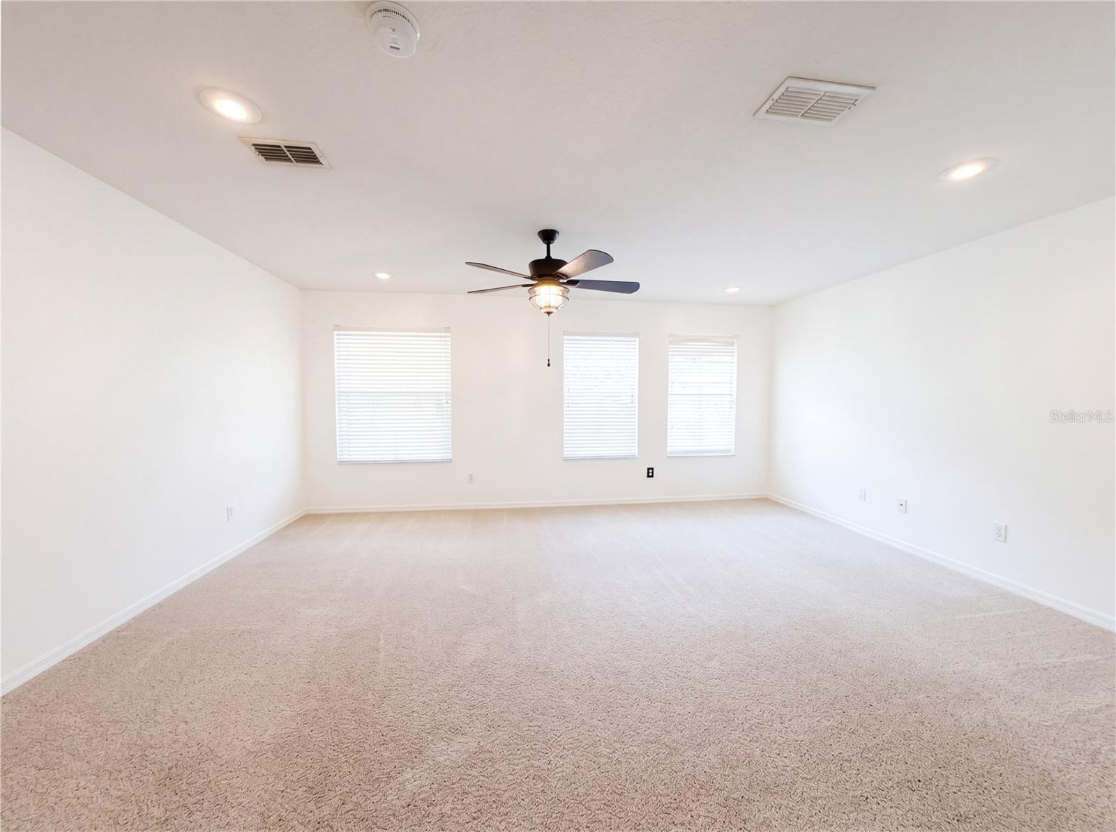 619 ERROL PKWY, APOPKA, FL, 32712