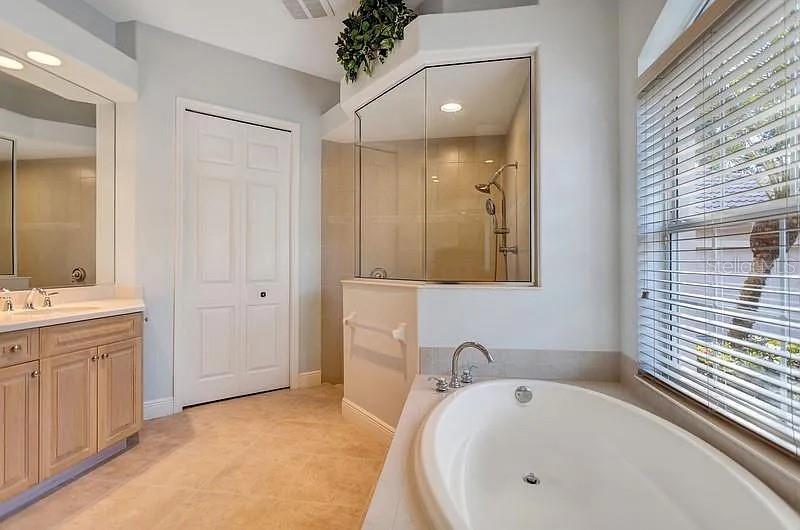 1704 AMBERWYND CIR W, PALMETTO, FL, 34221
