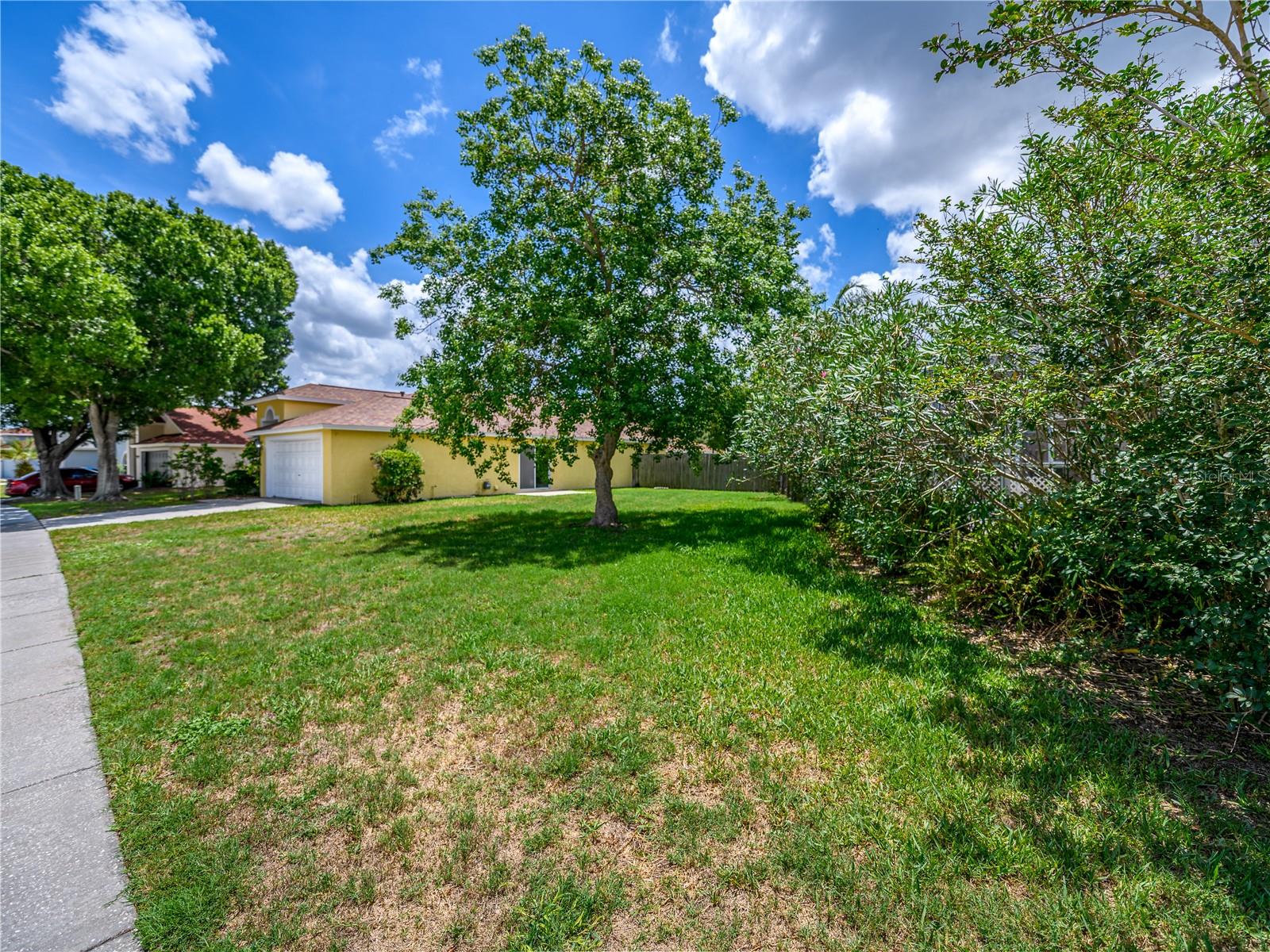 1407 WAKEFIELD DR, BRANDON, FL, 33511