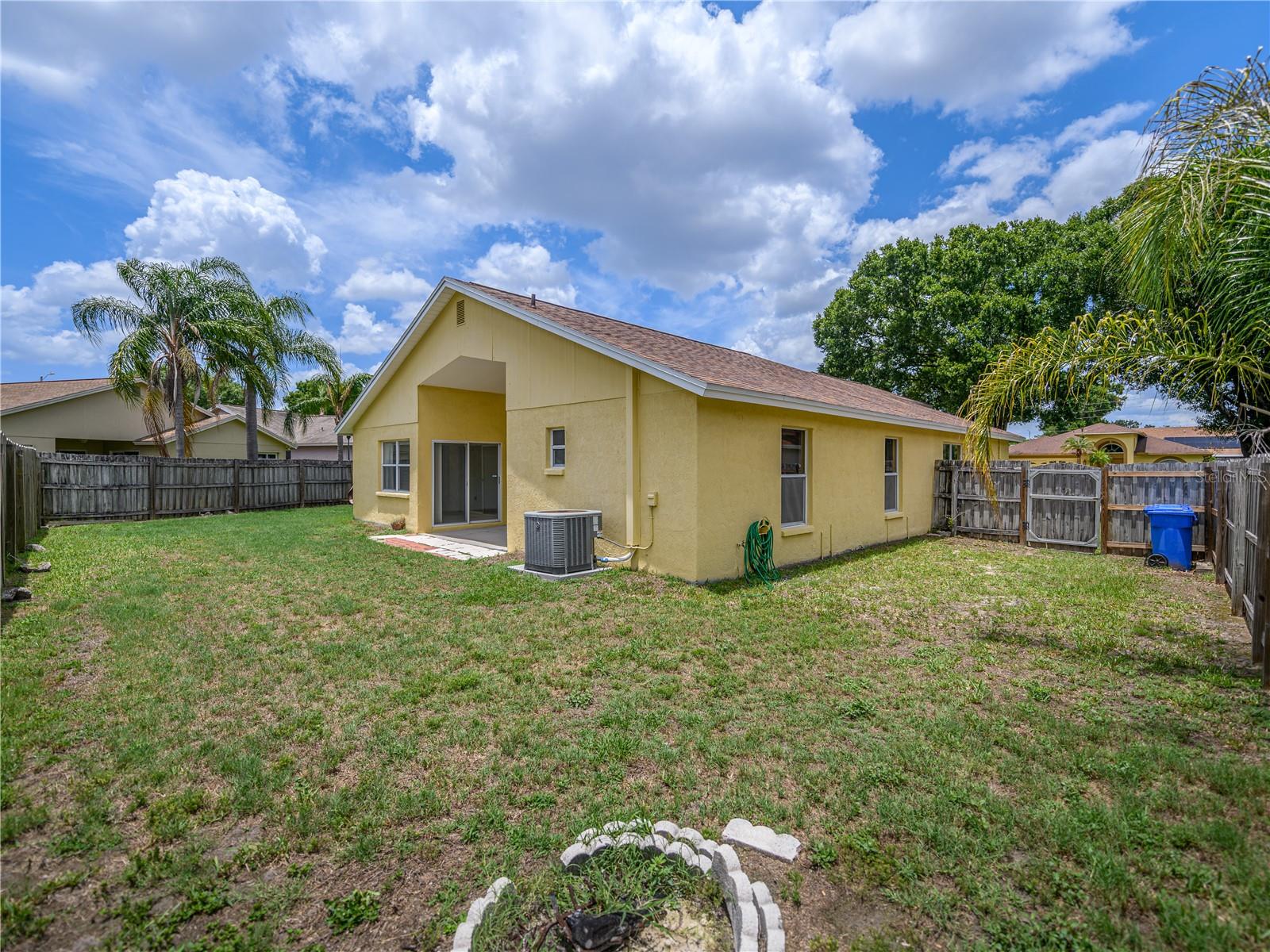 1407 WAKEFIELD DR, BRANDON, FL, 33511