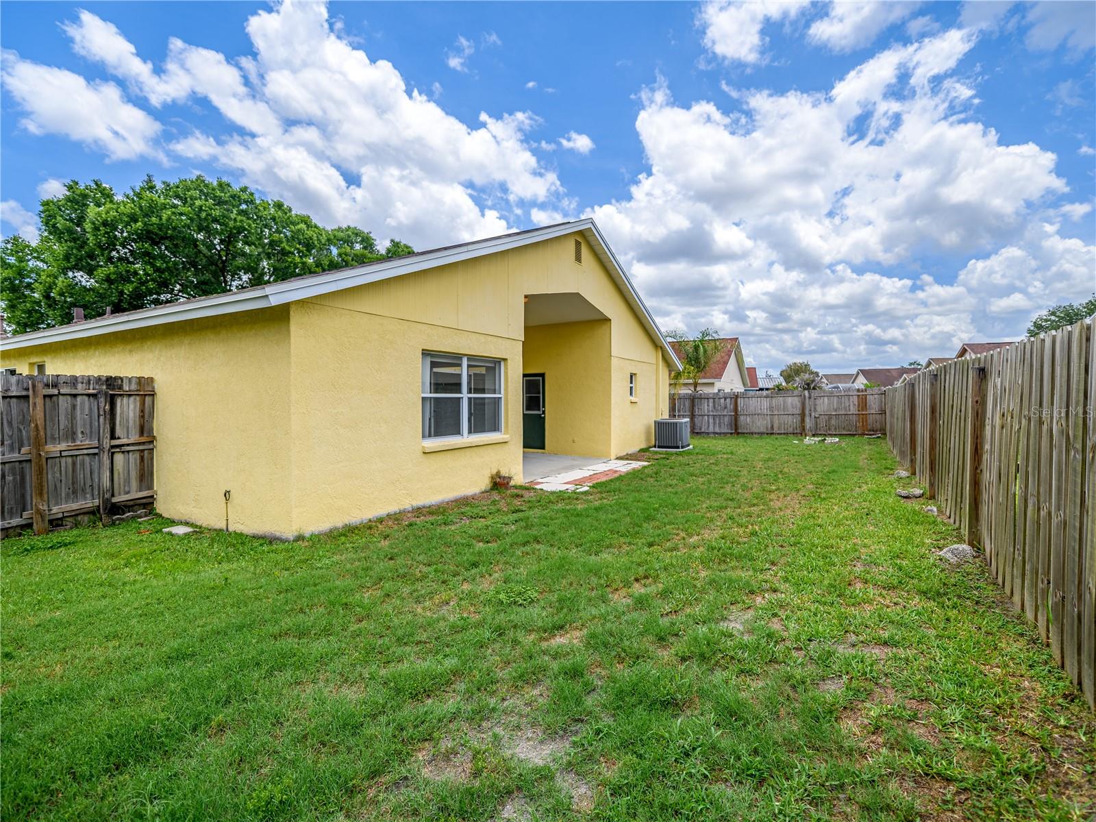 1407 WAKEFIELD DR, BRANDON, FL, 33511