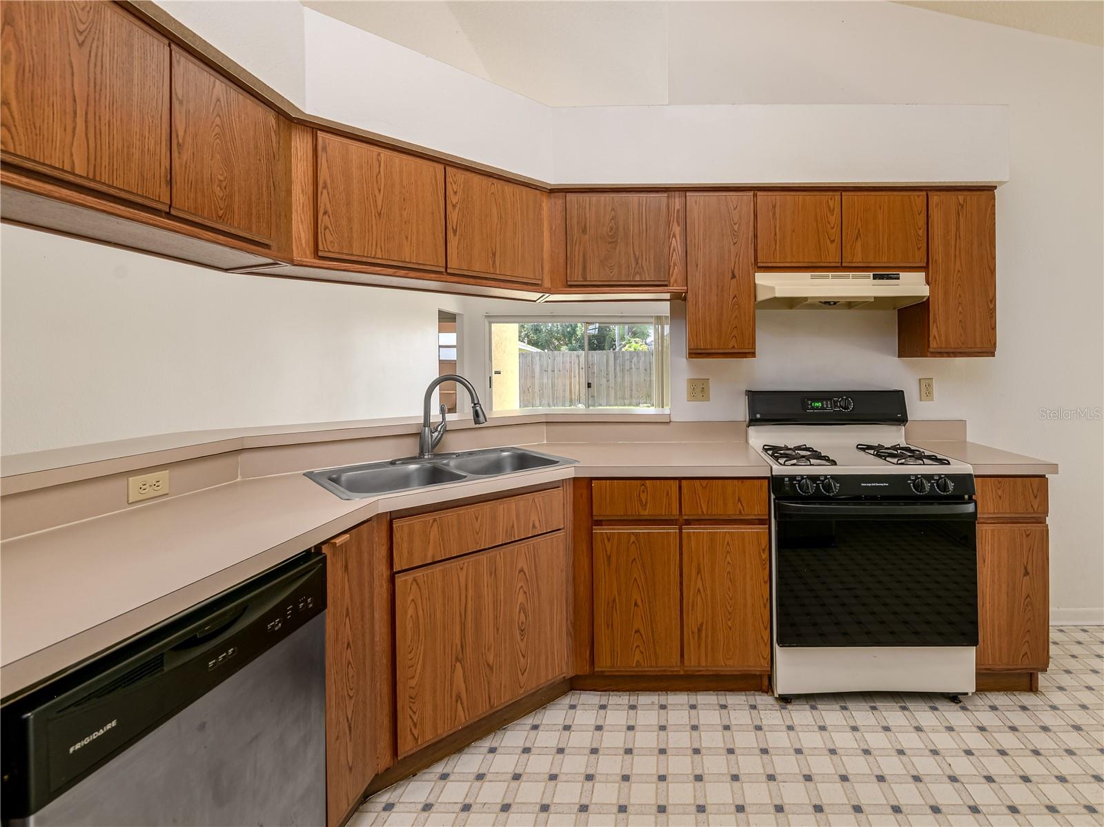 1407 WAKEFIELD DR, BRANDON, FL, 33511