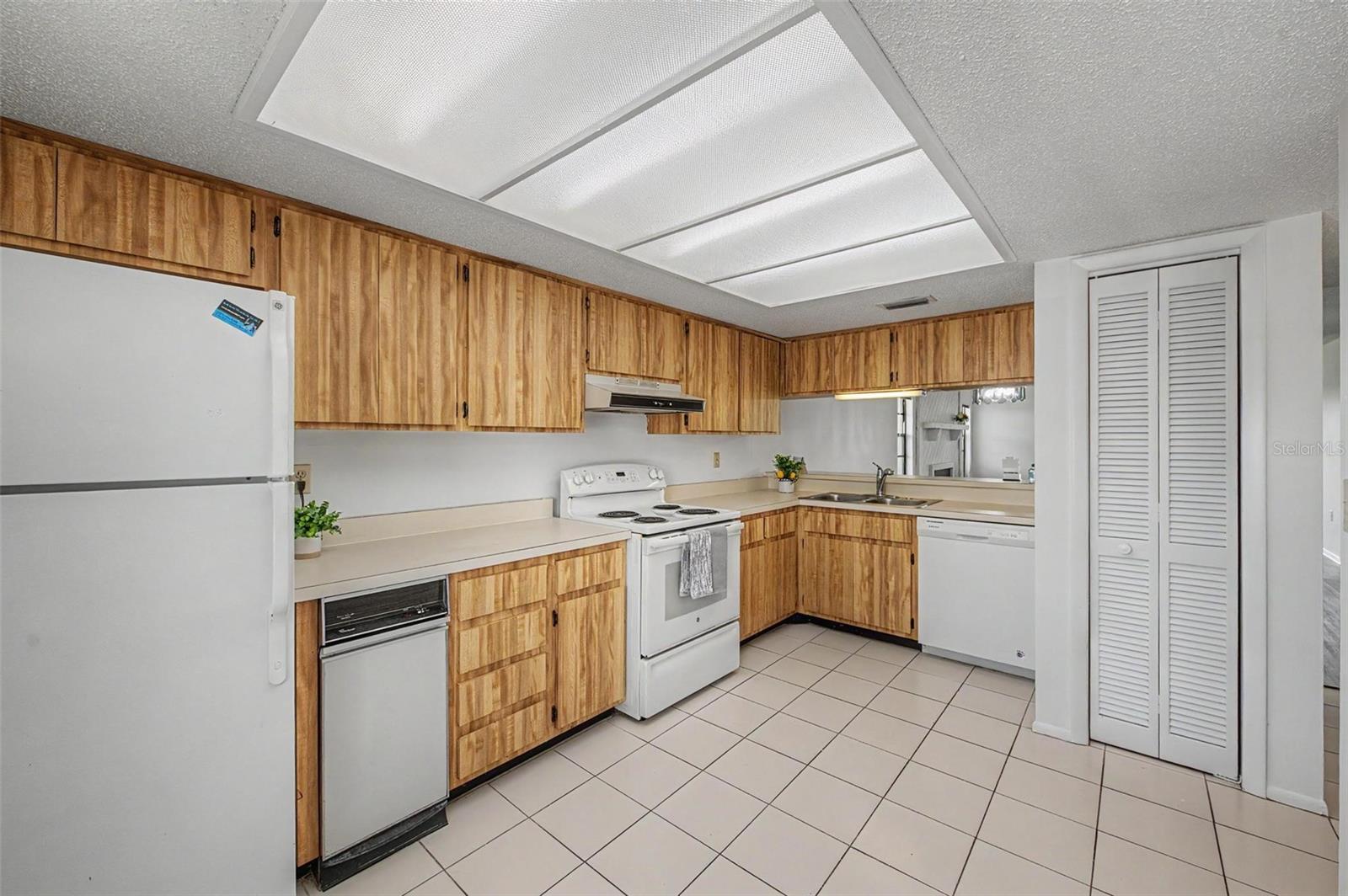 202 MARY DR #202, OLDSMAR, FL, 34677