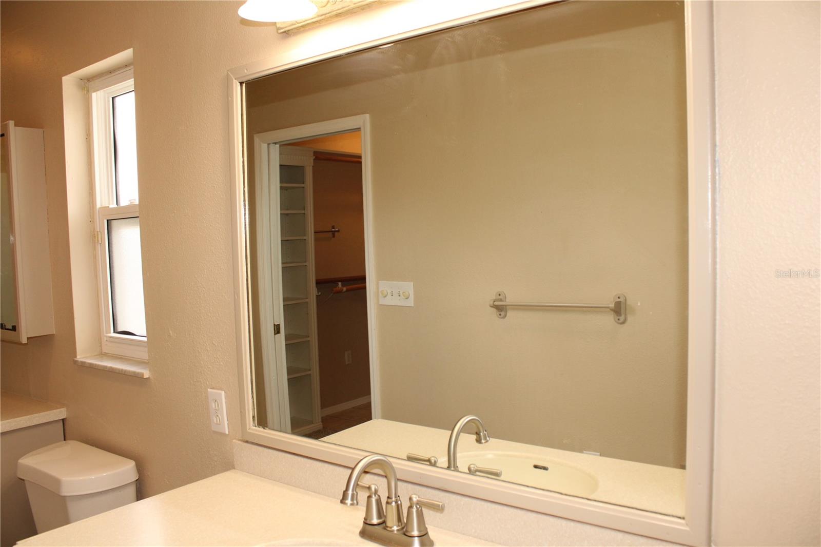 4215 18TH AVENUE DR W, BRADENTON, FL, 34205