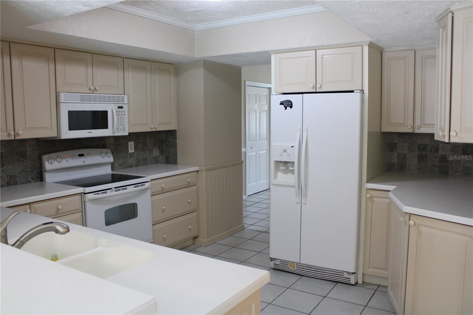 4215 18TH AVENUE DR W, BRADENTON, FL, 34205