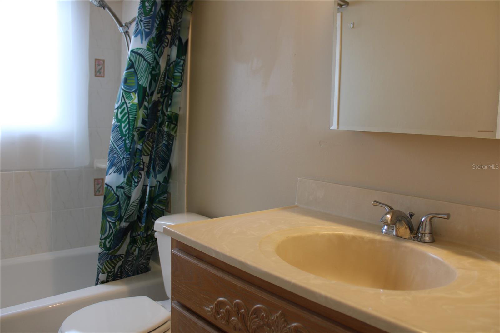4215 18TH AVENUE DR W, BRADENTON, FL, 34205