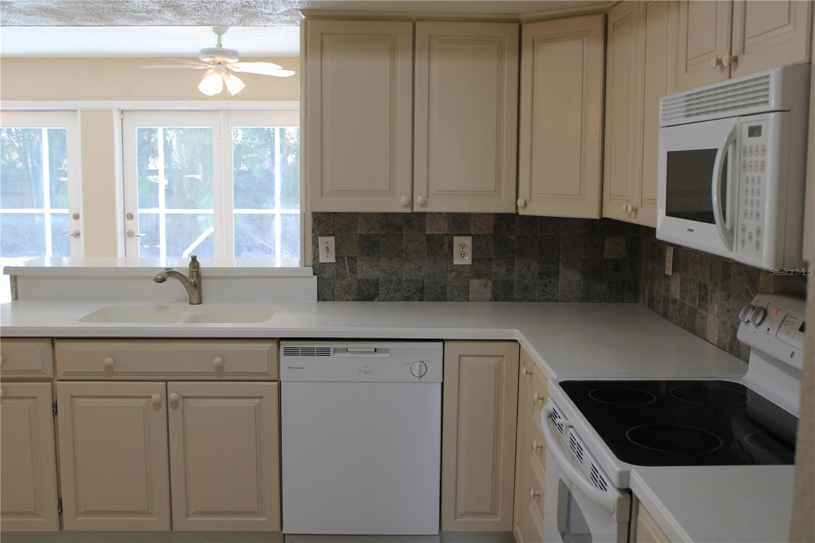 4215 18TH AVENUE DR W, BRADENTON, FL, 34205
