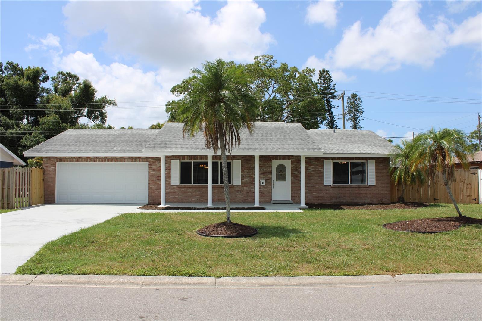 4215 18TH AVENUE DR W, BRADENTON, FL, 34205