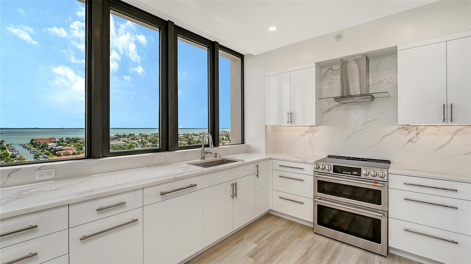 1211 GULF OF MEXICO DR #701, LONGBOAT KEY, FL, 34228