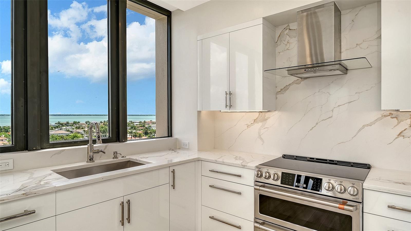 1211 GULF OF MEXICO DR #701, LONGBOAT KEY, FL, 34228