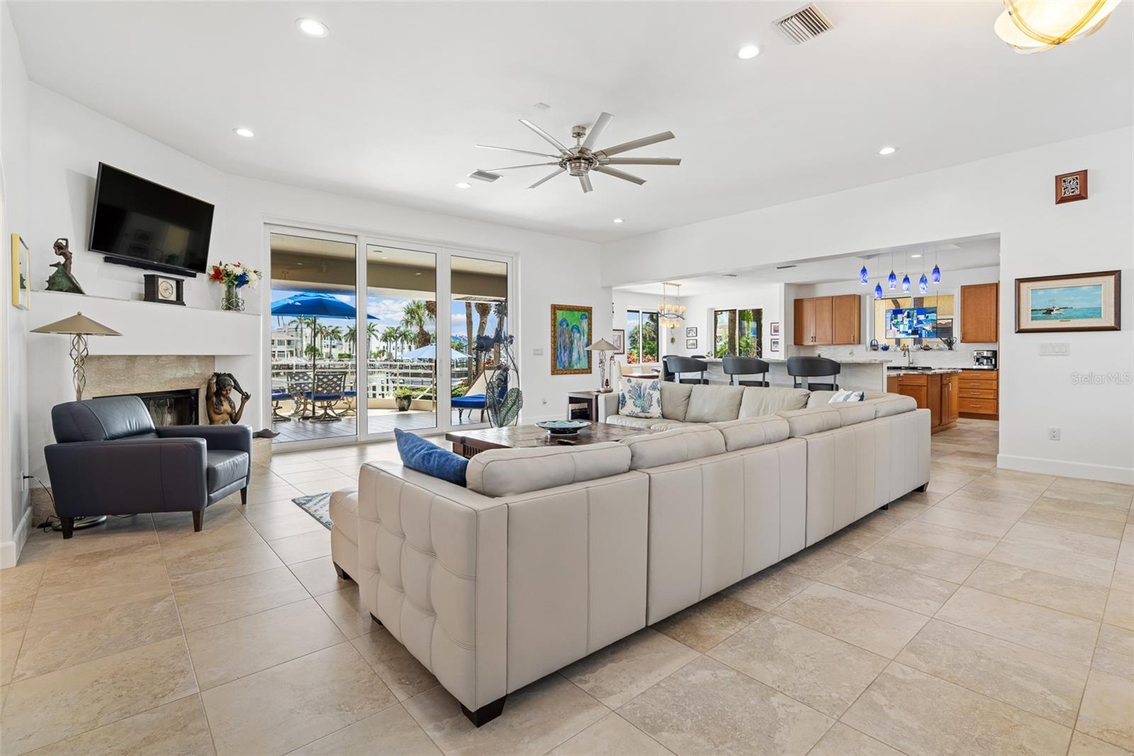 833 PONCE DE LEON DR, TIERRA VERDE, FL, 33715