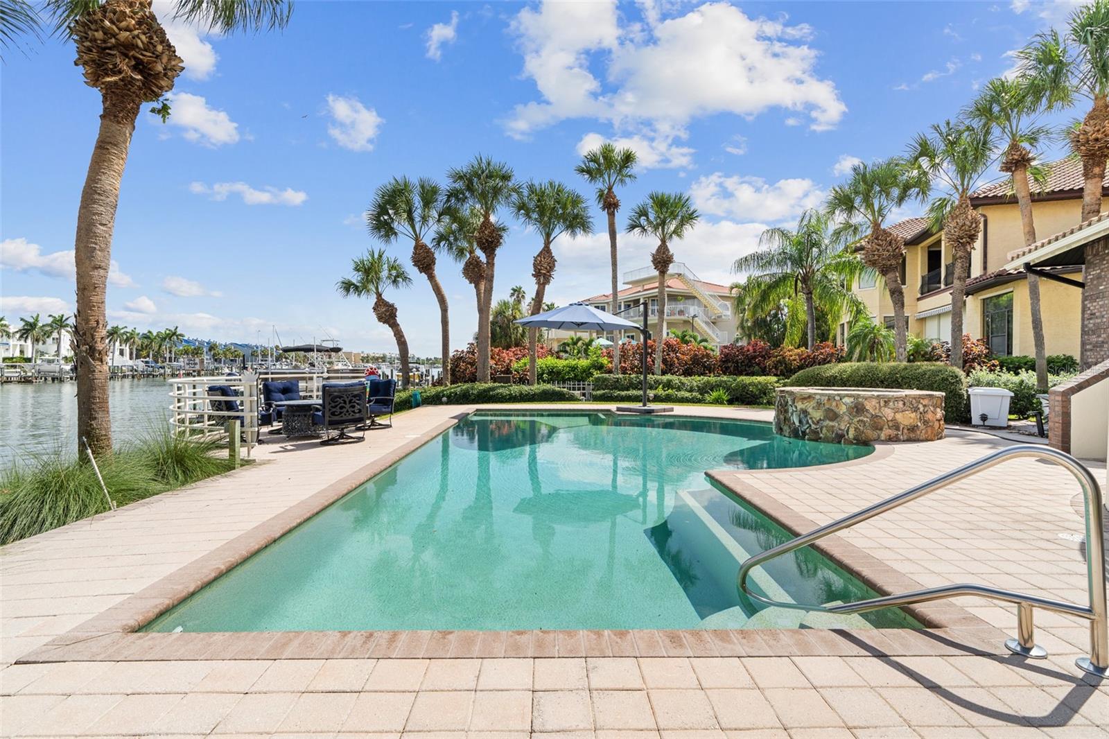 833 PONCE DE LEON DR, TIERRA VERDE, FL, 33715