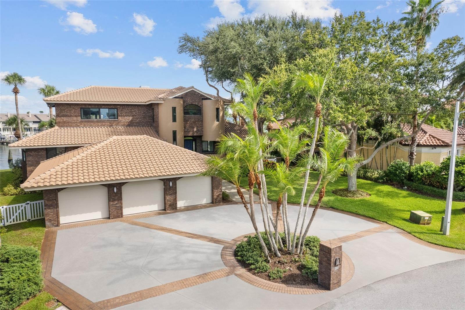 833 PONCE DE LEON DR, TIERRA VERDE, FL, 33715