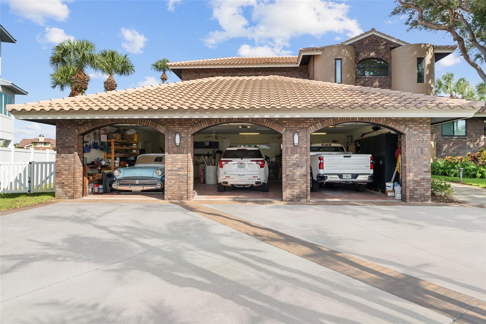833 PONCE DE LEON DR, TIERRA VERDE, FL, 33715