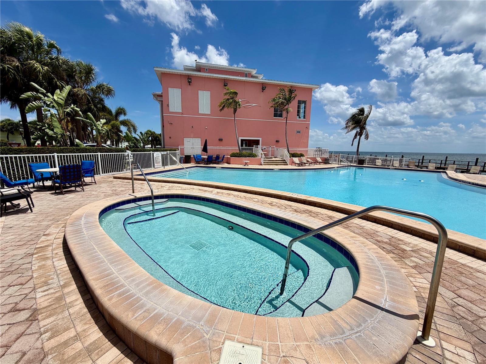 5117 SALMON DR SE #D, ST PETERSBURG, FL, 33705