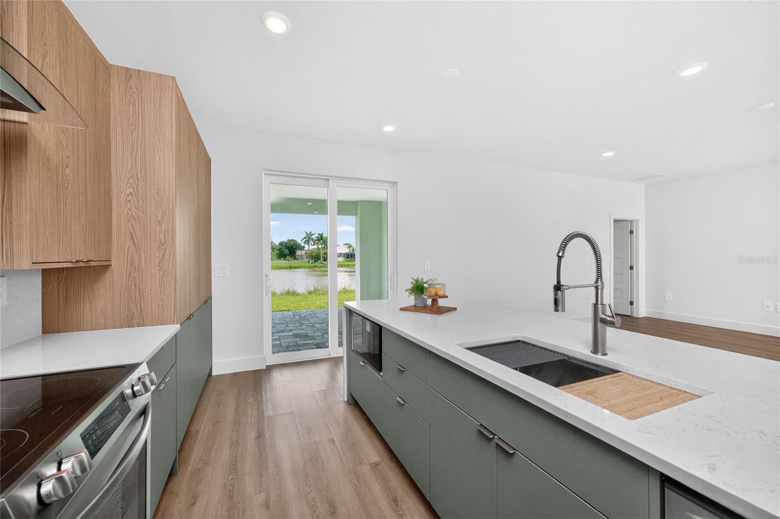 203 REDWOOD RD, ROTONDA WEST, FL, 33947
